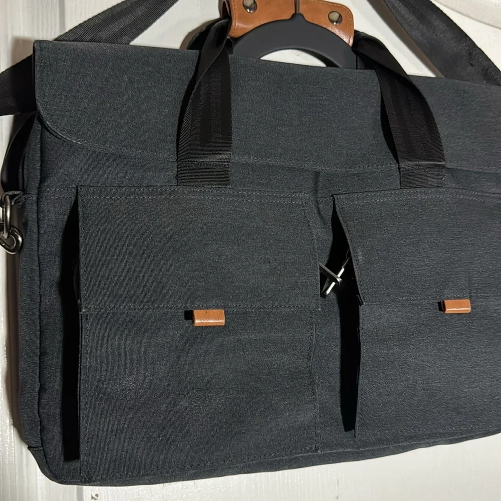 PKG Canada Richmond gray / black messenger bag / laptop bag / commuter bag